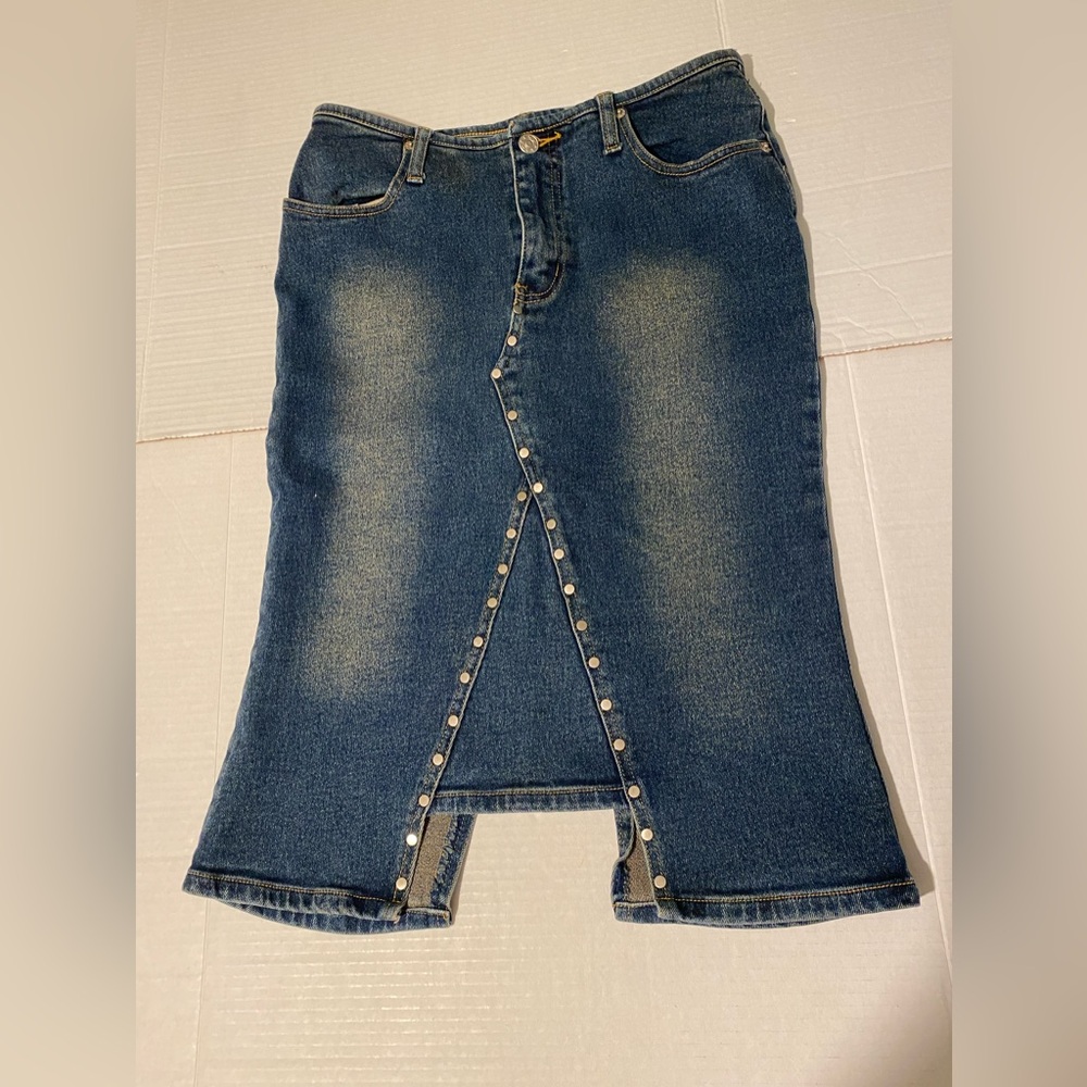 Rave R4R size 5 women’s studded denim jeans knee skirt